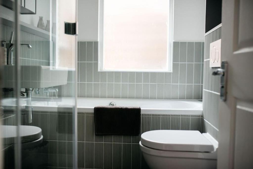 3 Bedroom House In Kew Gardens Ричмънд Екстериор снимка