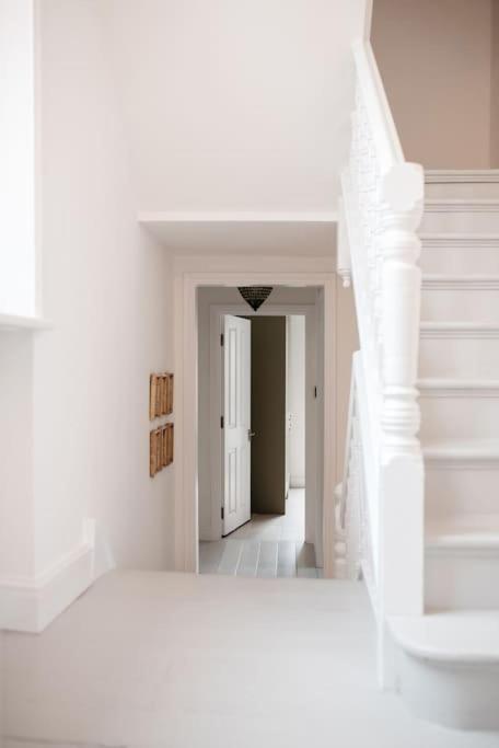 3 Bedroom House In Kew Gardens Ричмънд Екстериор снимка